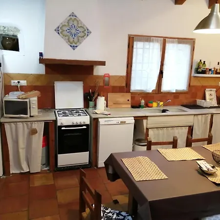 Casa Junto A La Laguna Rubielos De Moravute21-029 Vakantiehuis *